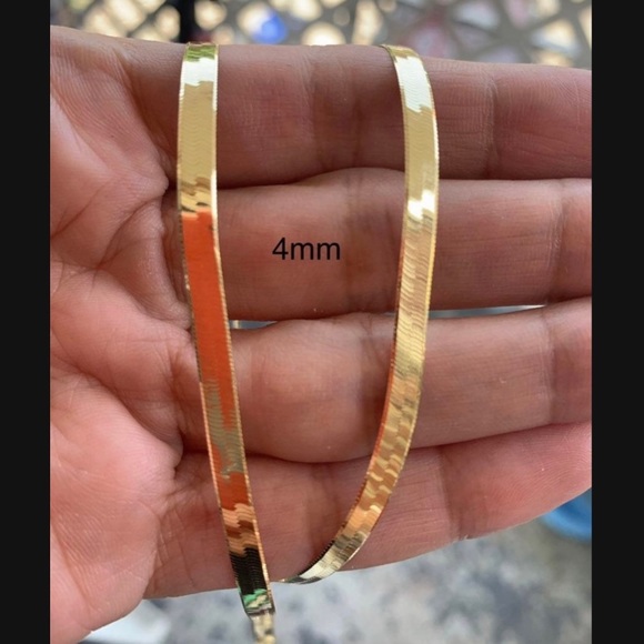 14K Solid Gold Herringbone Necklace NWNT - Picture 2 of 3